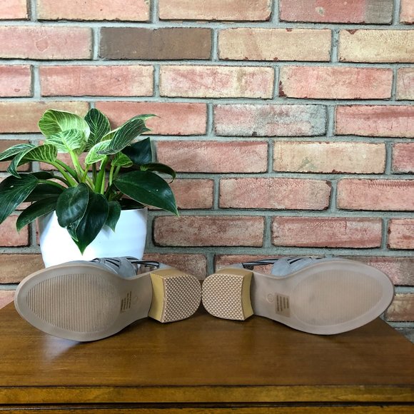 New Journee Collection Dexy Laser Cut Sandal - Picture 7 of 10